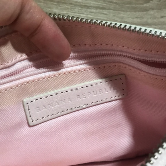 Banana Republic Leather Wristlet baby pink - Picture 3 of 7